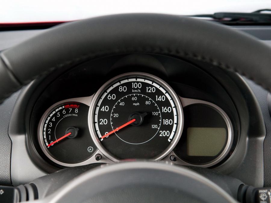  Mazda2 2010 года  (US) (фото 42 из 53)
